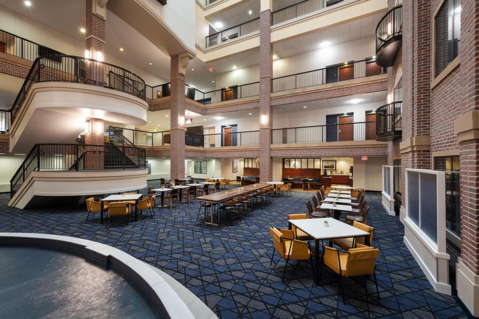 Courtyard By Marriott Wichita At Old Town Hotel Exterior photo