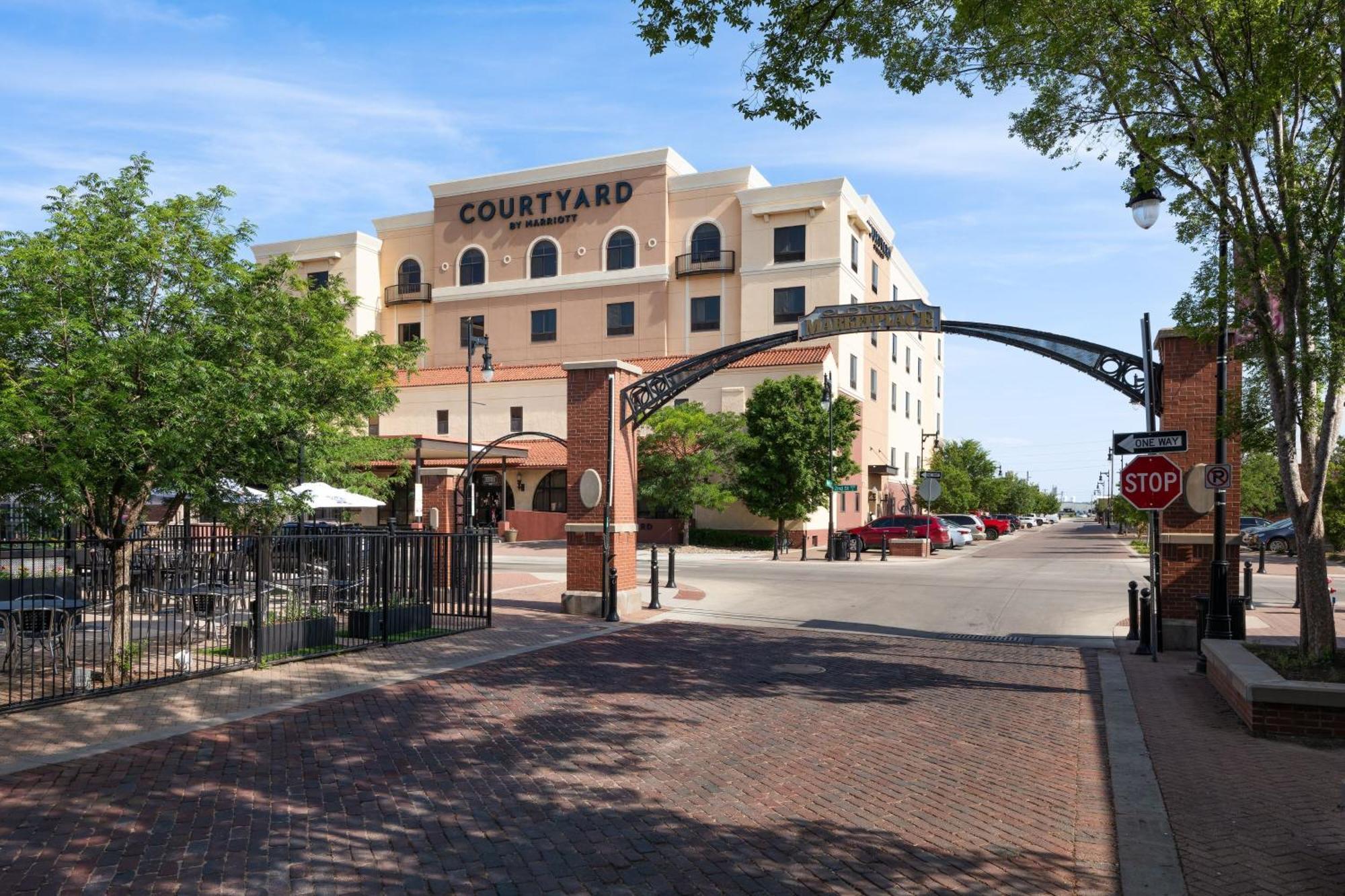 Courtyard By Marriott Wichita At Old Town Hotel Exterior photo